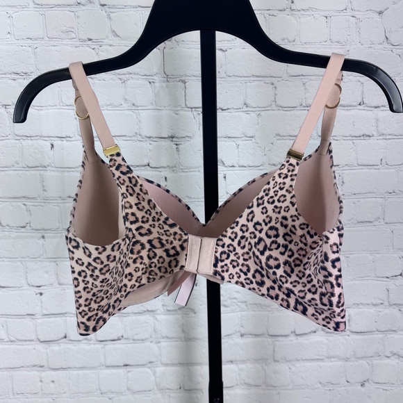Victoria’s Secret Leopard Print Lined Demi Cut Incredible Bra Size 36DD - Picture 2 of 7